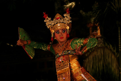 Get to Know Bali Indonesia Traditional Dance: Legong Dance
